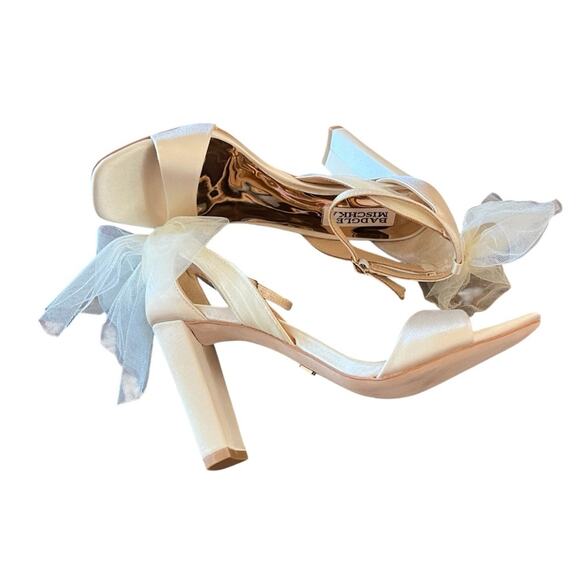 Badgley Mischka Kim Mesh Tulle Back  Bow Block Heel Wedding Ivory NEW Size 6 - Picture 8 of 10